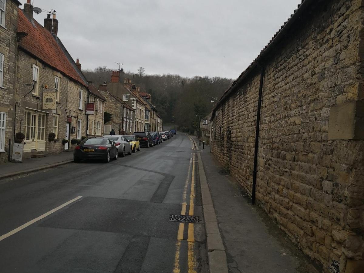 The Buck Hotel Thornton Dale Buitenkant foto